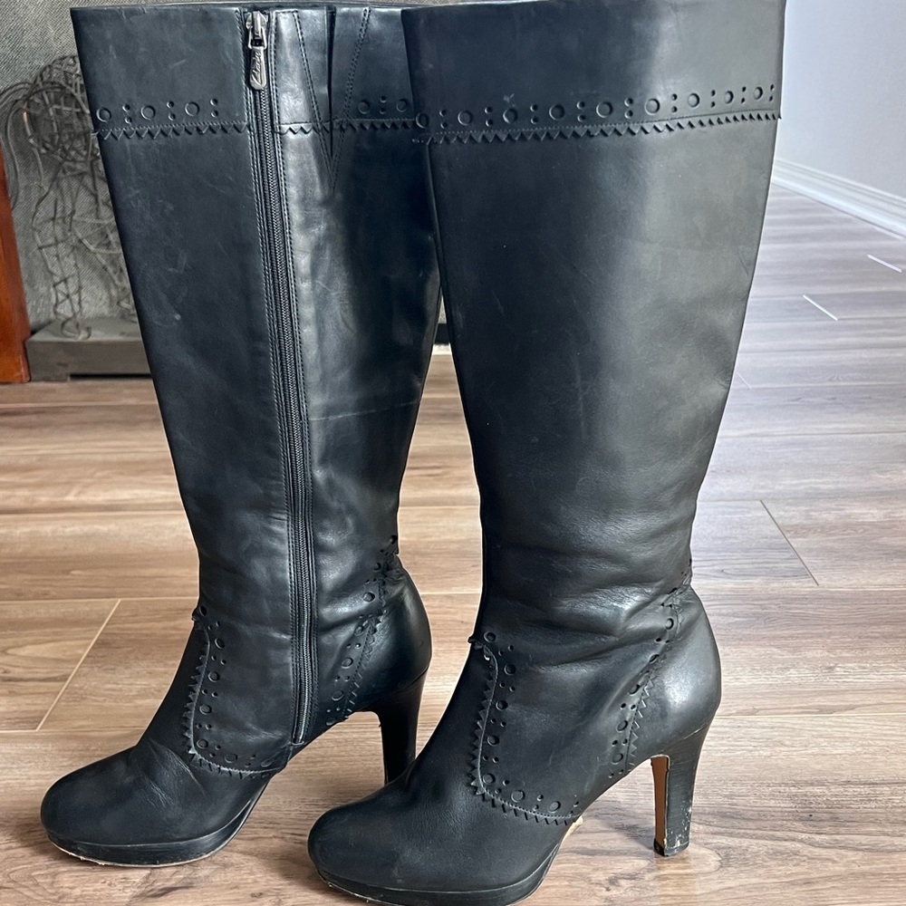 Clark black leather platform heeled boots laser cut detail UK 6.5 =8.5 US